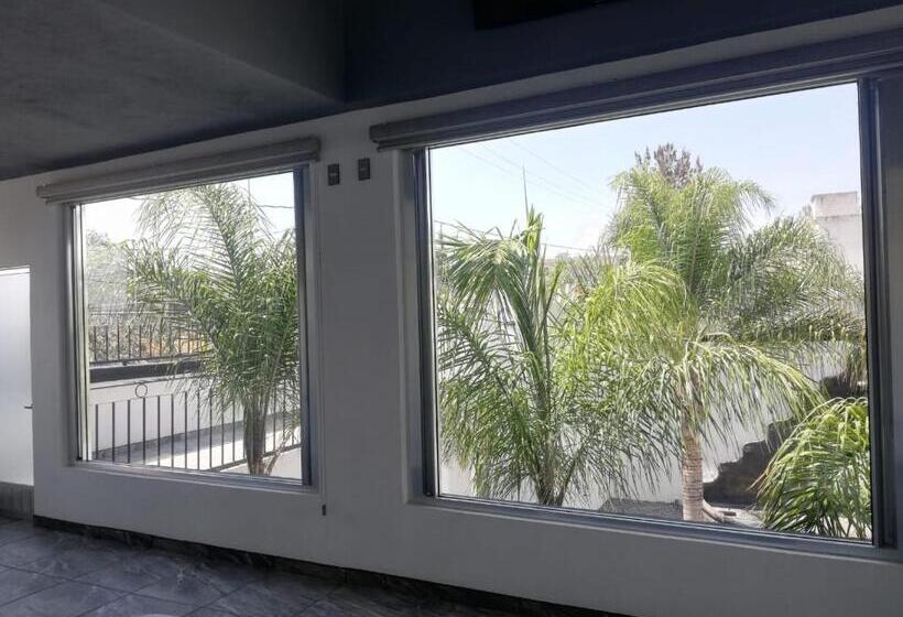 فندق Nuevo Bernal