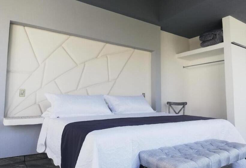 ホテル Nuevo Bernal