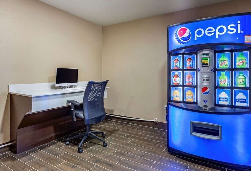 فندق Quality Inn & Suites Spring Lake   Fayetteville Near Fort Liberty