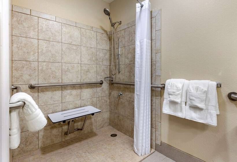 فندق Quality Inn & Suites Spring Lake   Fayetteville Near Fort Liberty
