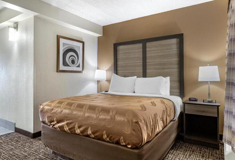 فندق Quality Inn & Suites Spring Lake   Fayetteville Near Fort Liberty