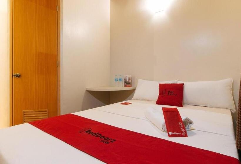 Отель Reddoorz Near Edsa Camp Crame