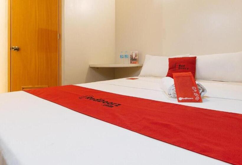 Отель Reddoorz Near Edsa Camp Crame