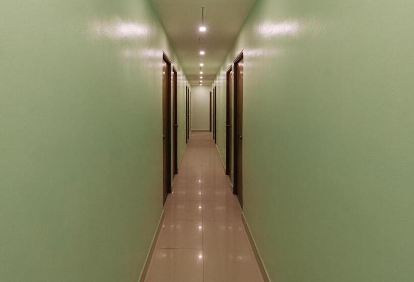 Отель Reddoorz Near Edsa Camp Crame