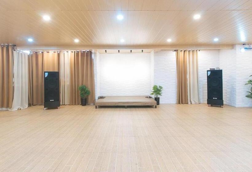 هتل Reddoorz At Rjs Bldg Near Lyceum Gen Trias Cavite