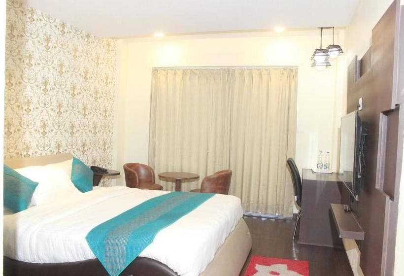 Отель S S International