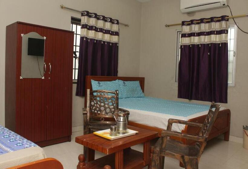 בית מלון כפרי Selvamurugan Residency