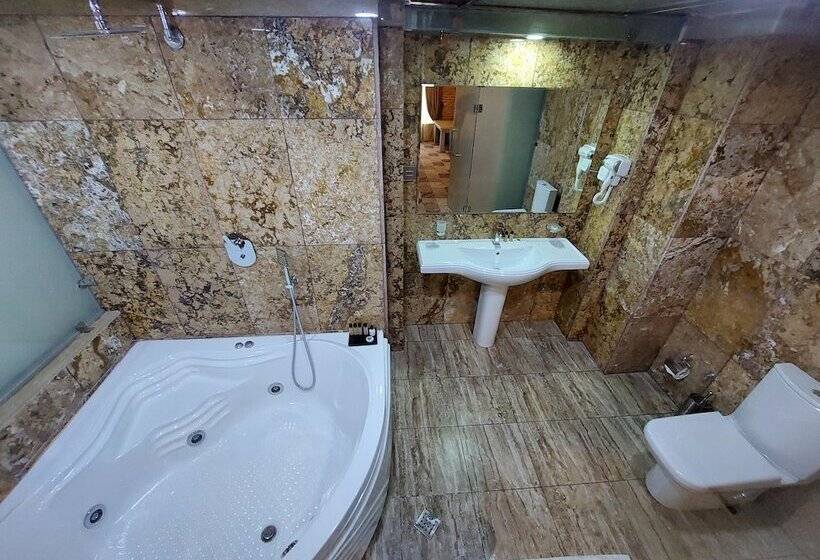 هتل Shah Abbas Karvansaray