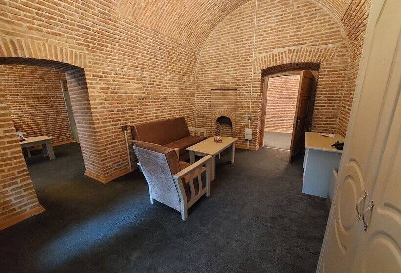 هتل Shah Abbas Karvansaray