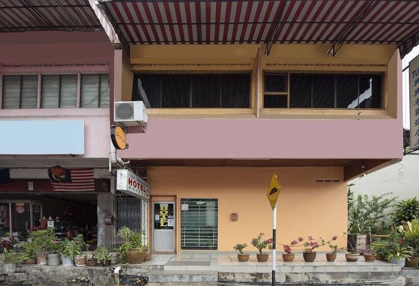 בית מלון כפרי Spot On 90305 Hen Hen