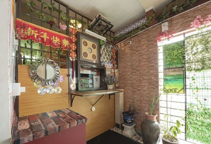 בית מלון כפרי Spot On 90305 Hen Hen