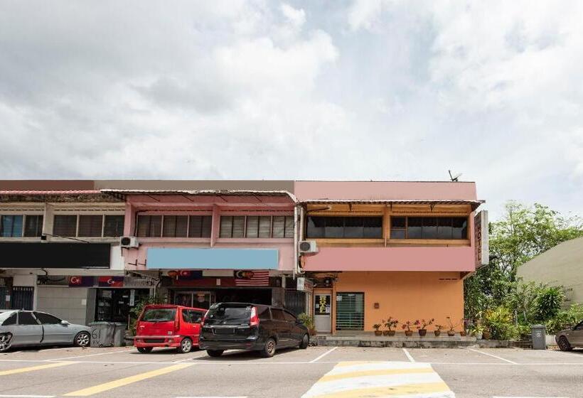 בית מלון כפרי Spot On 90305 Hen Hen