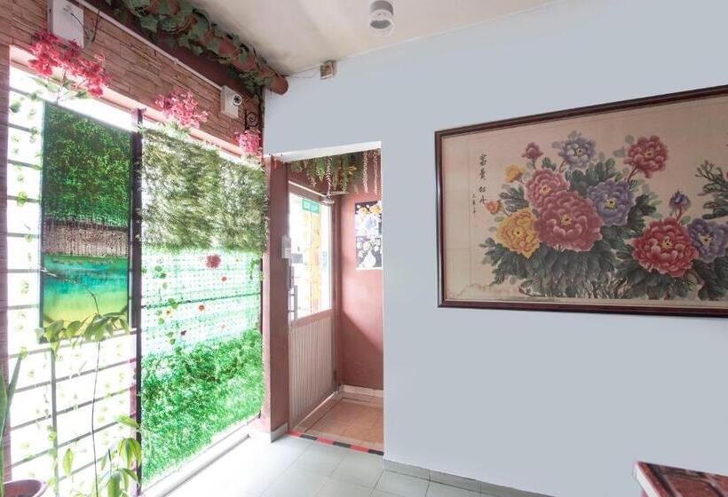 בית מלון כפרי Spot On 90305 Hen Hen