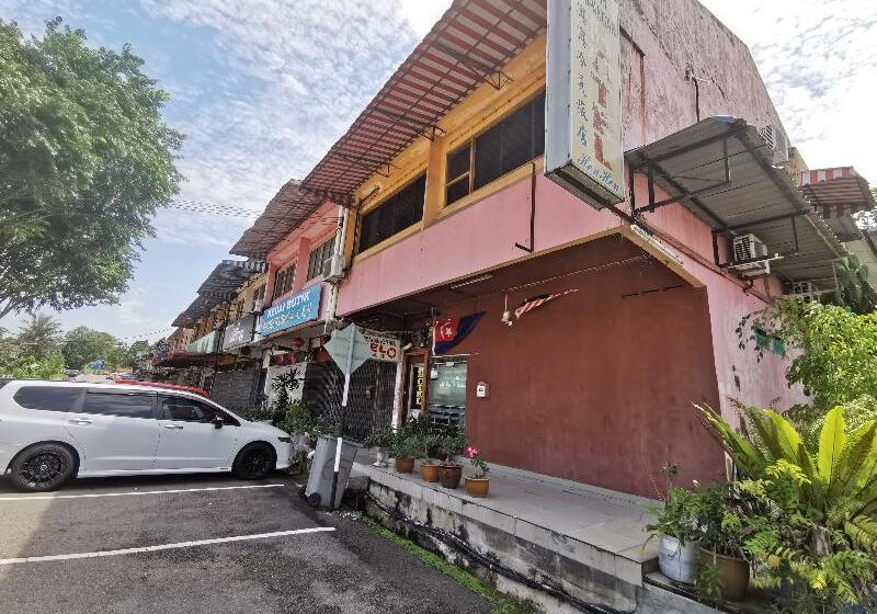 בית מלון כפרי Spot On 90305 Hen Hen