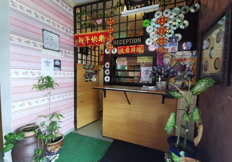 בית מלון כפרי Spot On 90305 Hen Hen