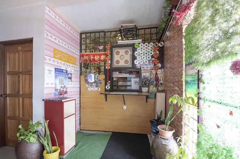 בית מלון כפרי Spot On 90305 Hen Hen