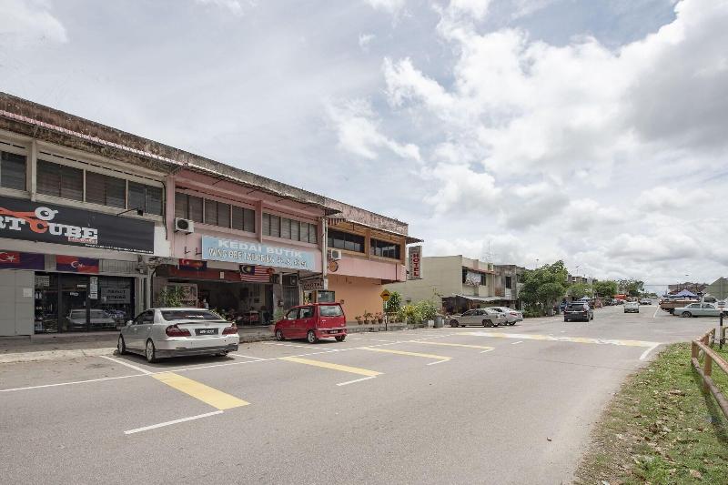 בית מלון כפרי Spot On 90305 Hen Hen