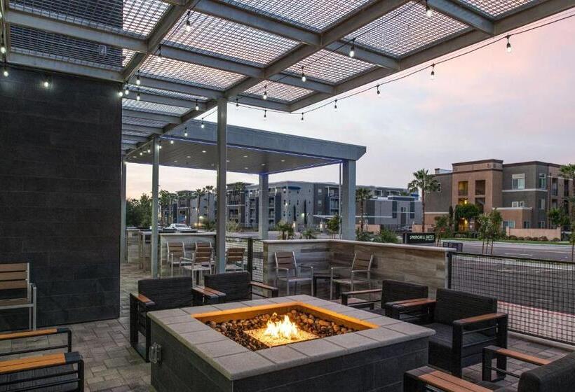 فندق Springhill Suites By Marriott Riverside Redlands