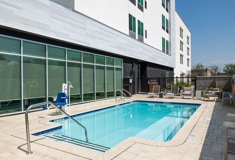 هتل Springhill Suites By Marriott Riverside Redlands