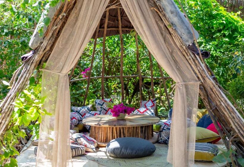 ホテル The Nest Boutique Resort