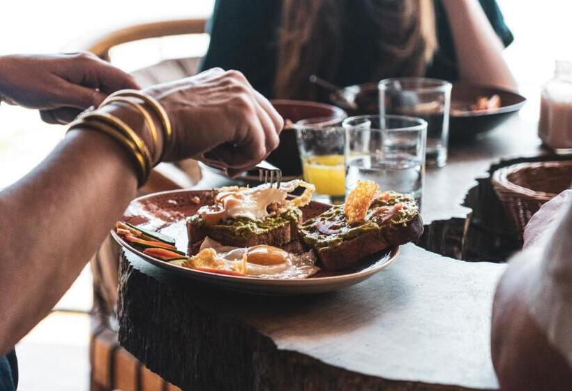 בית מלון כפרי The Nest Boutique Resort