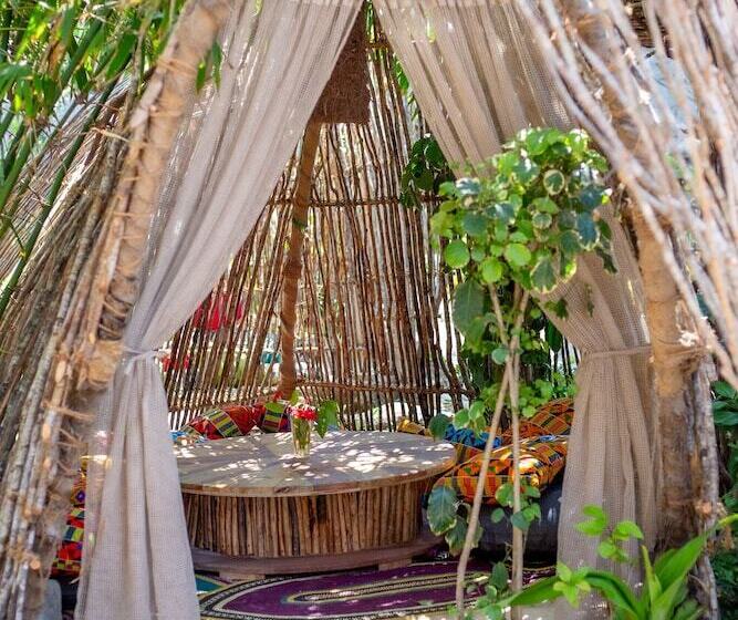 ホテル The Nest Boutique Resort