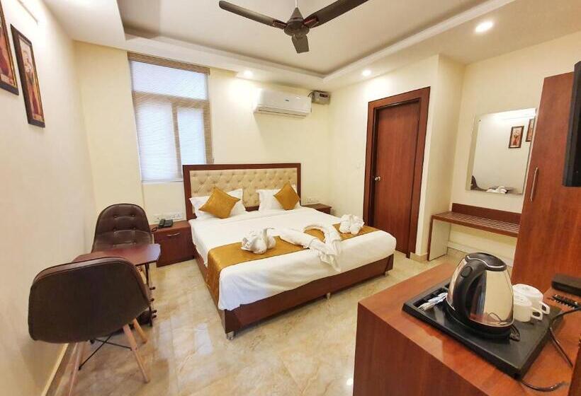 בית מלון כפרי The Park Residency