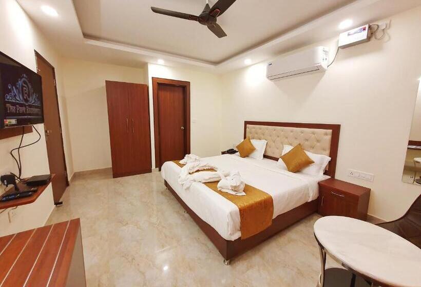 בית מלון כפרי The Park Residency