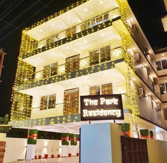 בית מלון כפרי The Park Residency