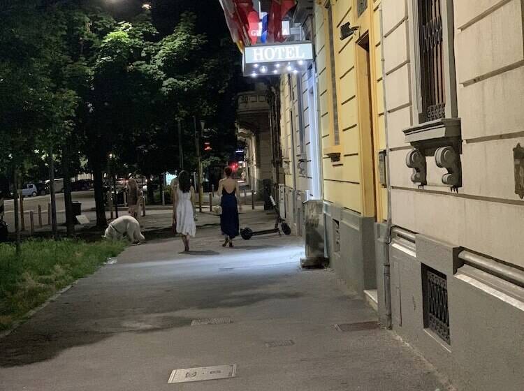 هتل Villa Giovanna Citylife Milano