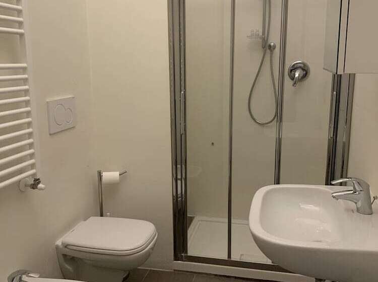 هتل Villa Giovanna Citylife Milano