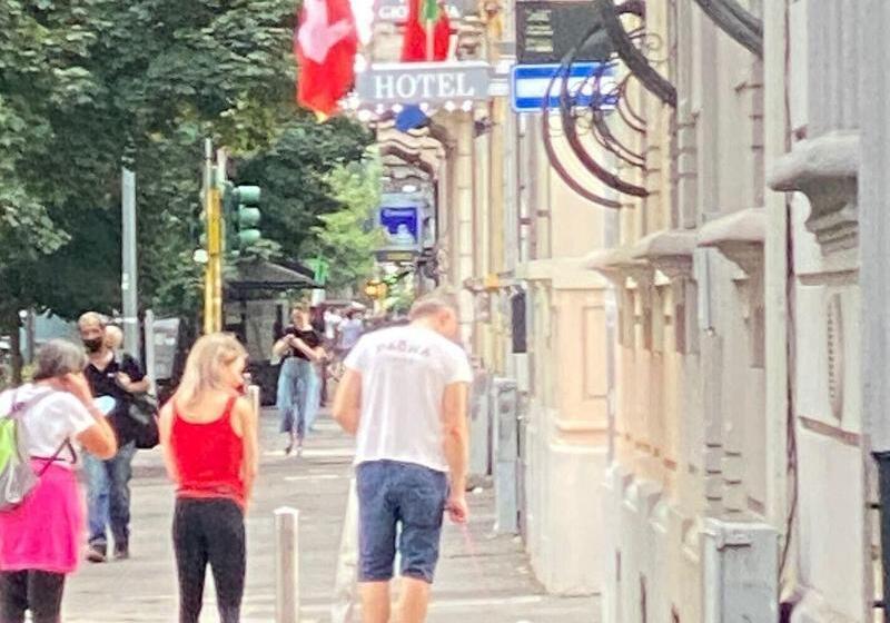 هتل Villa Giovanna Citylife Milano