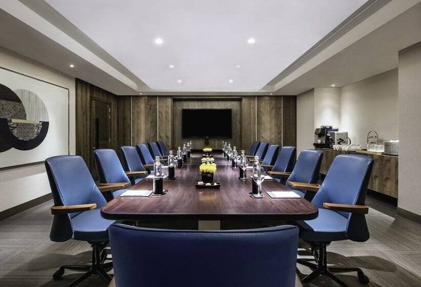 Hotel Vivanta Bhubaneswar Dn Square