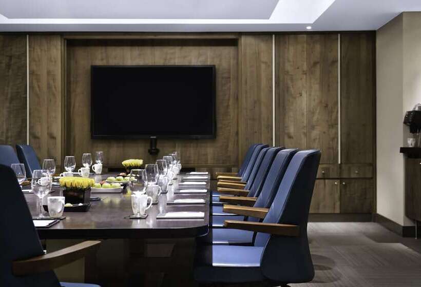 Hotel Vivanta Bhubaneswar Dn Square