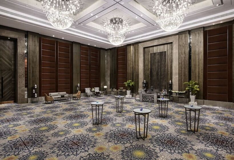 Hotel Vivanta Bhubaneswar Dn Square