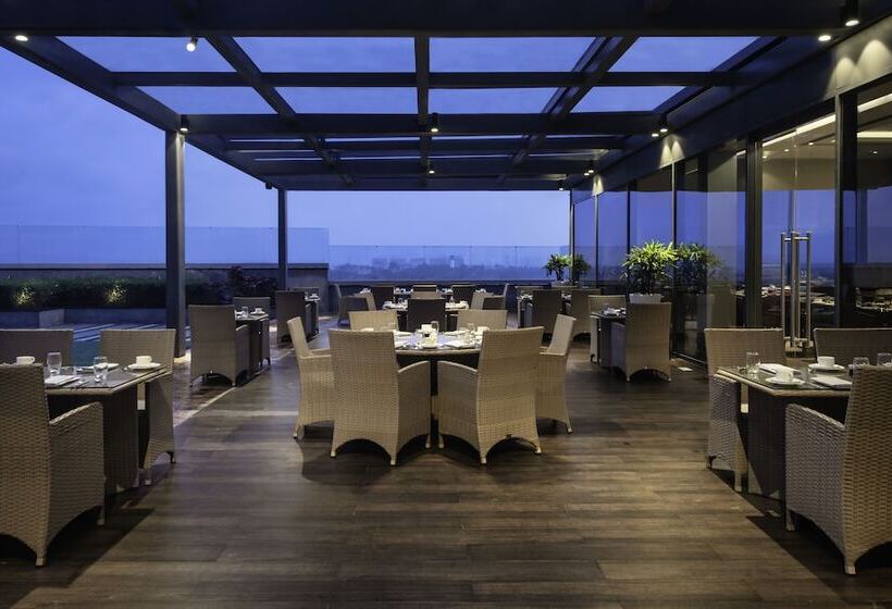 Hotel Vivanta Bhubaneswar Dn Square