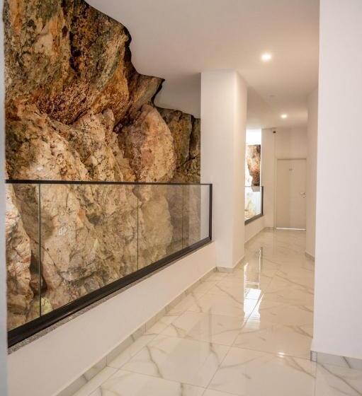 בית מלון כפרי Wait  N Sea