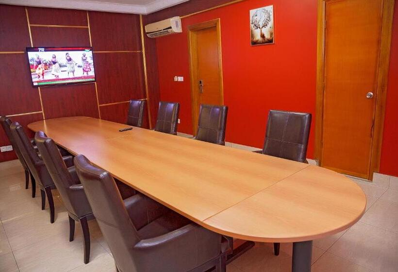 Noubou International Hotel Bonapriso