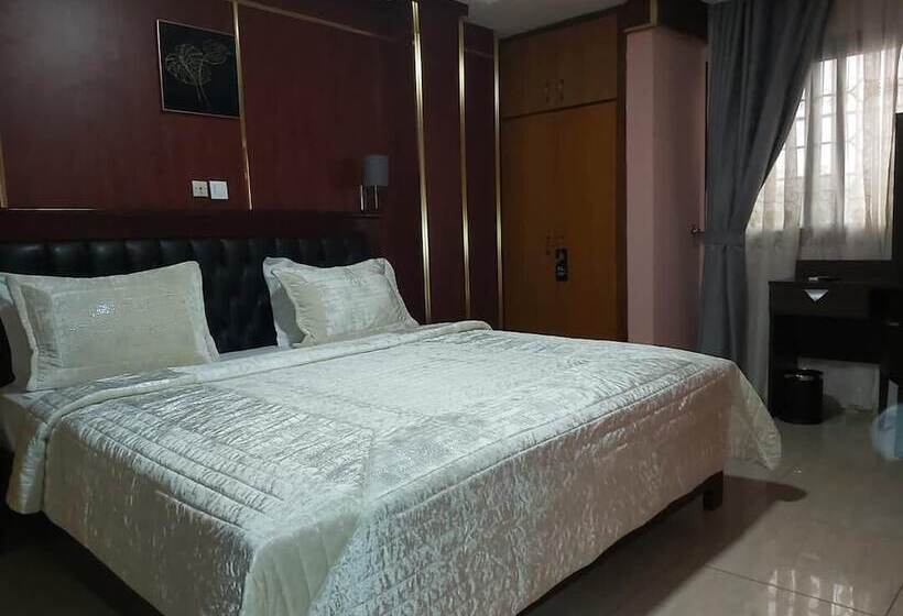 Noubou International Hotel Bonapriso