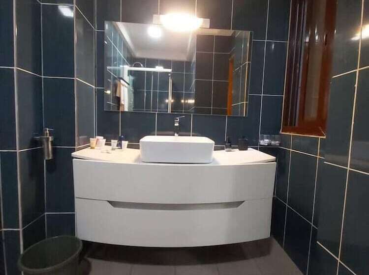 Noubou International Hotel Bonapriso