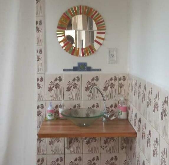 بنسيون Casa Del Arbol Hostel