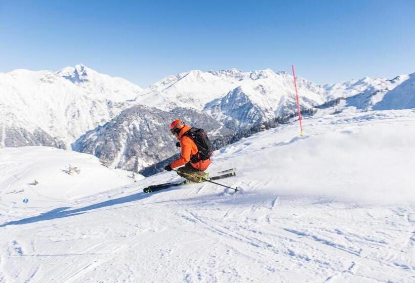 ペンション Gasthof Paluda   Pizzeria