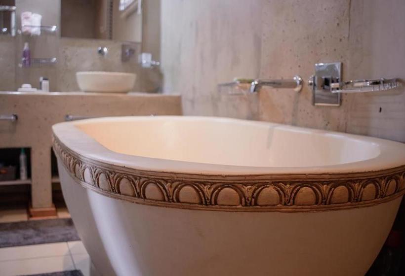 بنسيون If Not Why Not Guesthouse