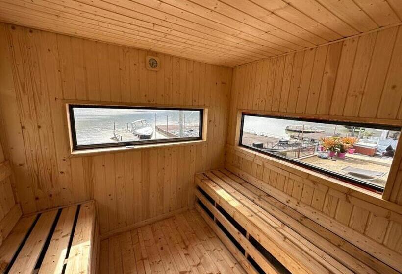 膳宿费 La Vella Resort