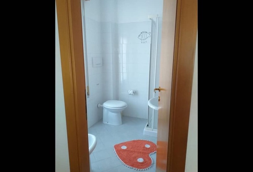 بنسيون Room In Bb   Quadruple Room A Stones Throw From The Sea   Ideal For A Relaxing Holiday