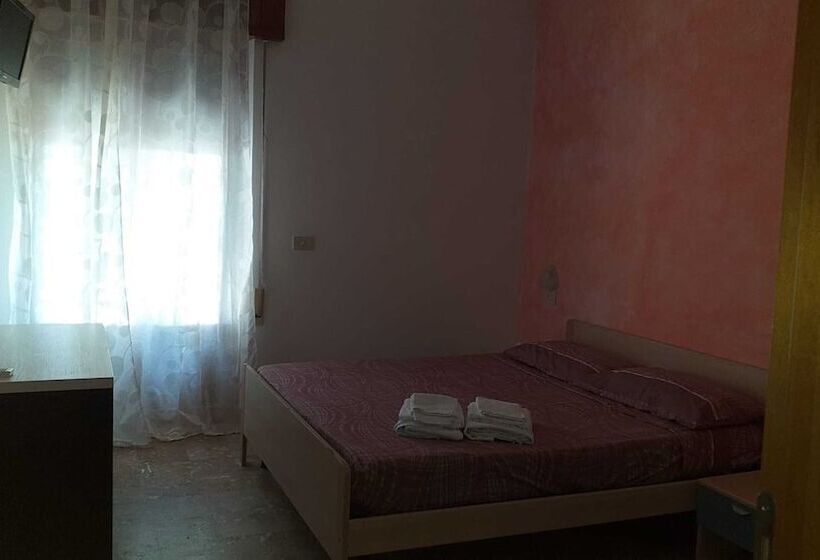 פנסיון Room In Bb   Quadruple Room In Pineto   Relaxing Holiday