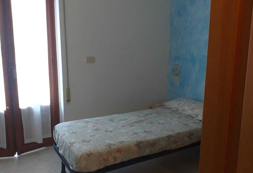 פנסיון Room In Bb   Quadruple Room In Pineto   Relaxing Holiday