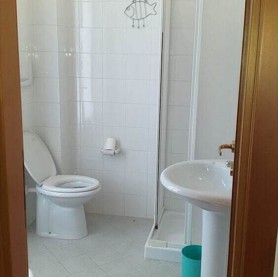 פנסיון Room In Bb   Quadruple Room In Pineto   Relaxing Holiday