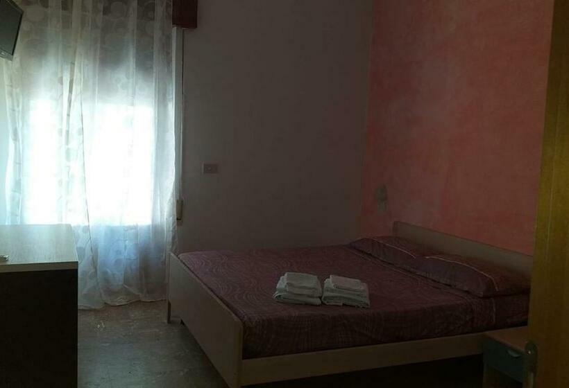 פנסיון Room In Bb   Quadruple Room In Pineto   Relaxing Holiday