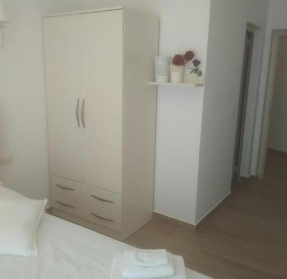 פנסיון Vogklis House